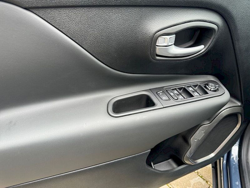 Jeep Renegade 1.5 e-Hybrid Summit *Lederausstattung*