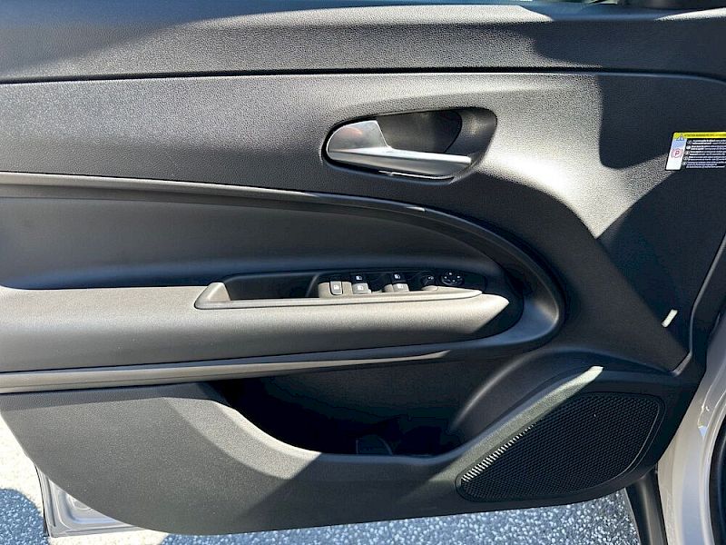 Jeep Avenger 1.2 e-Hybrid Summit e-DCT6 *Ledersitze*