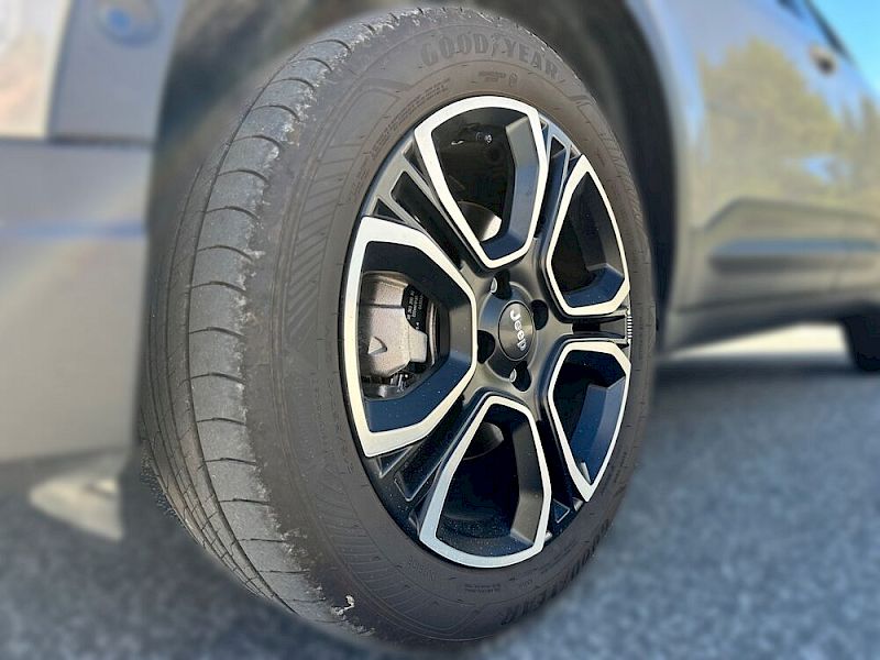 Jeep Avenger 1.2 e-Hybrid Summit e-DCT6 *Ledersitze*