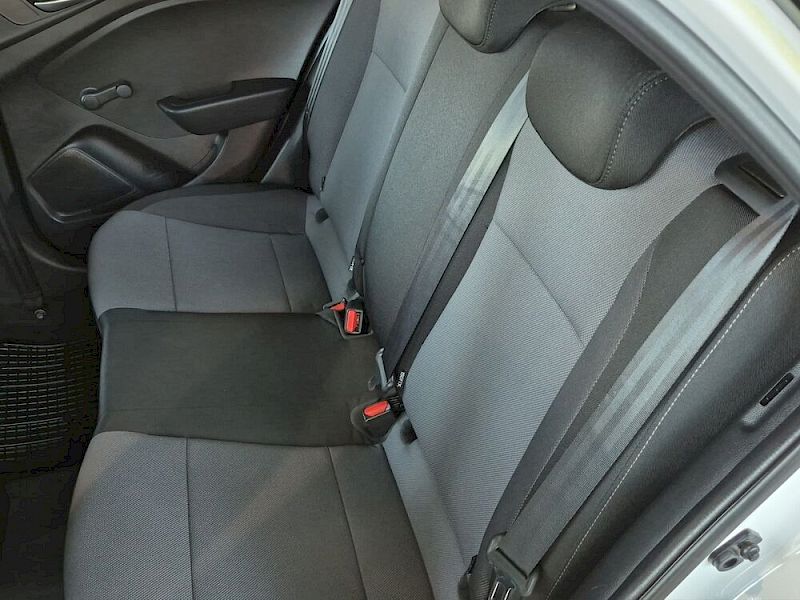 Hyundai i20 Black & White 1,25 MPI