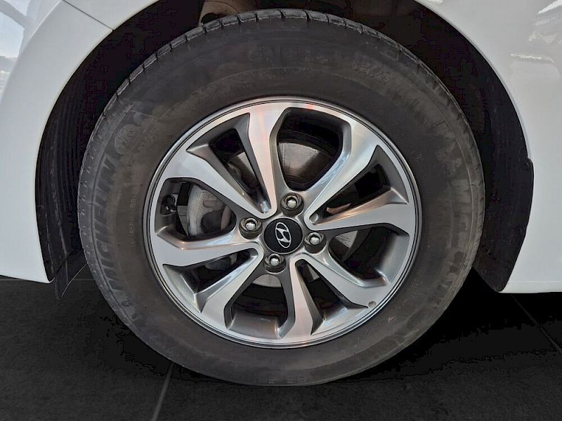 Hyundai i20 Black & White 1,25 MPI